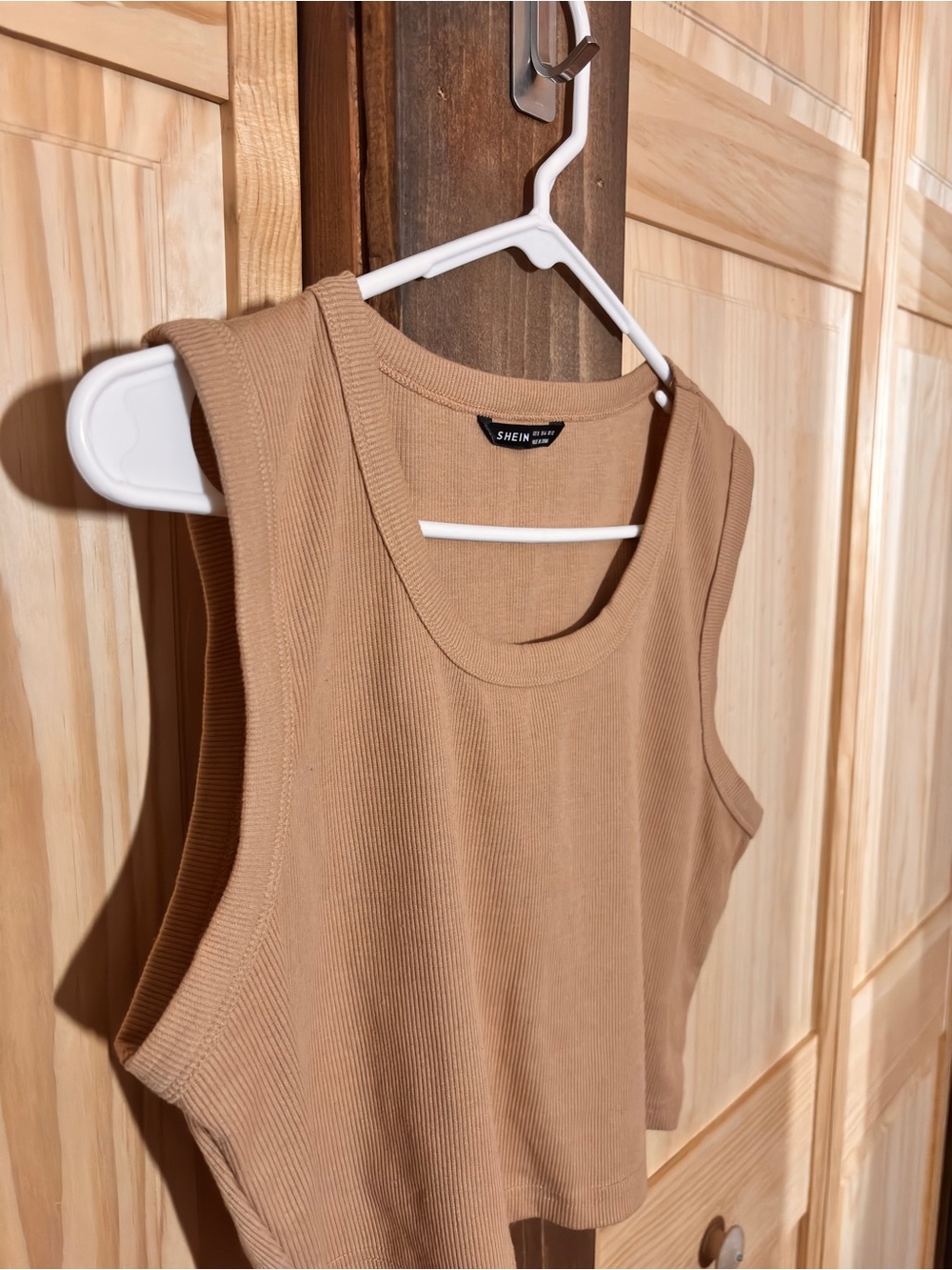 Cropped Ribbed Tank Top - Taupe - Picture 8 of 10
